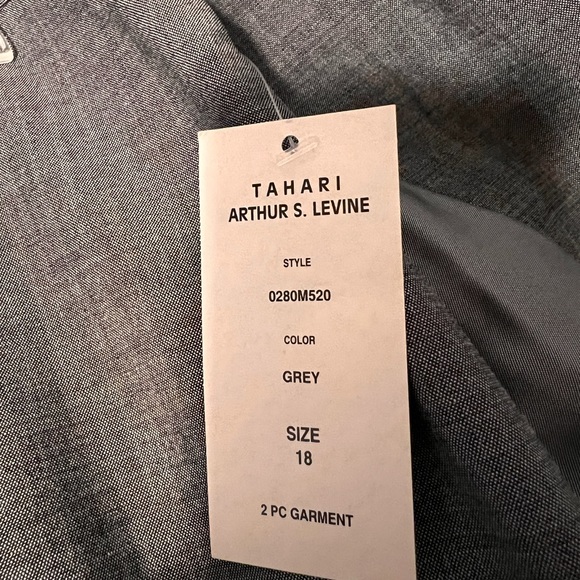 Women’s suit with skirt. New with tags gray, 18, - Picture 2 of 5
